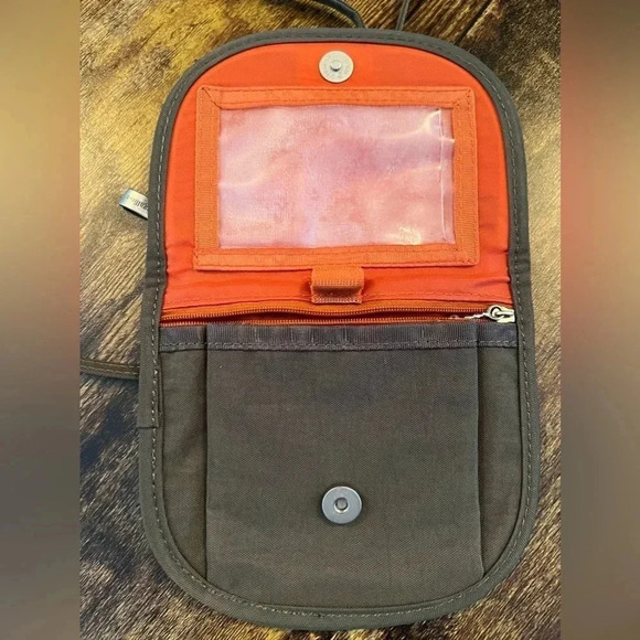 baggallini | ladies convertible mini-crossbody bag/belt bag. - Picture 12 of 16